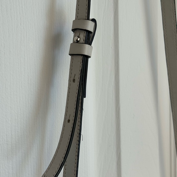 L’INTERVALLE WHITE LEATHER ROUND PURSE - Picture 5 of 7